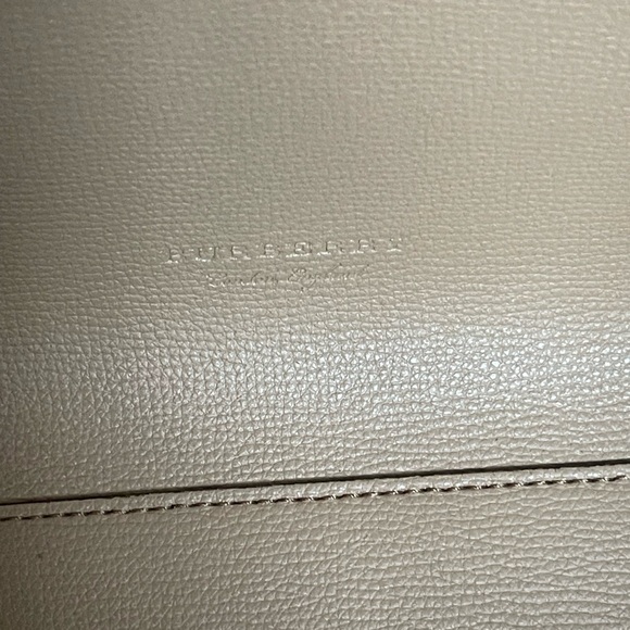 Burberry Lavenby Reversible Haymarket Tote - Picture 8 of 9